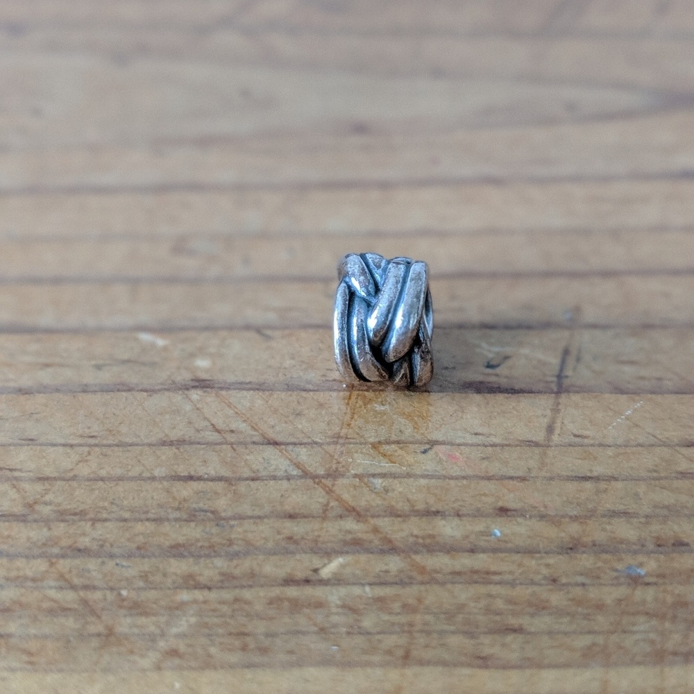 Pandora Retired Forget Me Knot